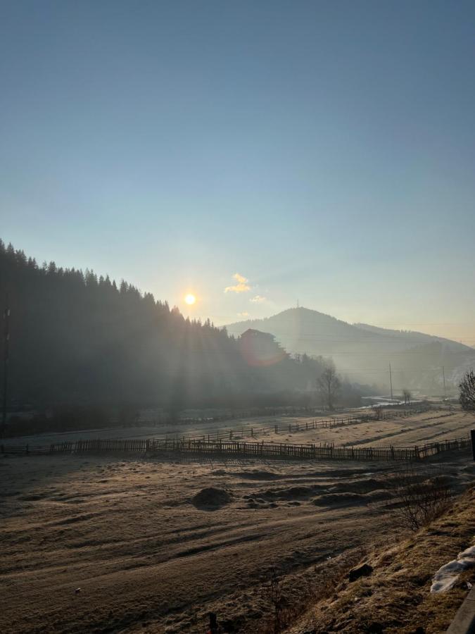 Садиба Between Mountains Mizhhirya  Kültér fotó