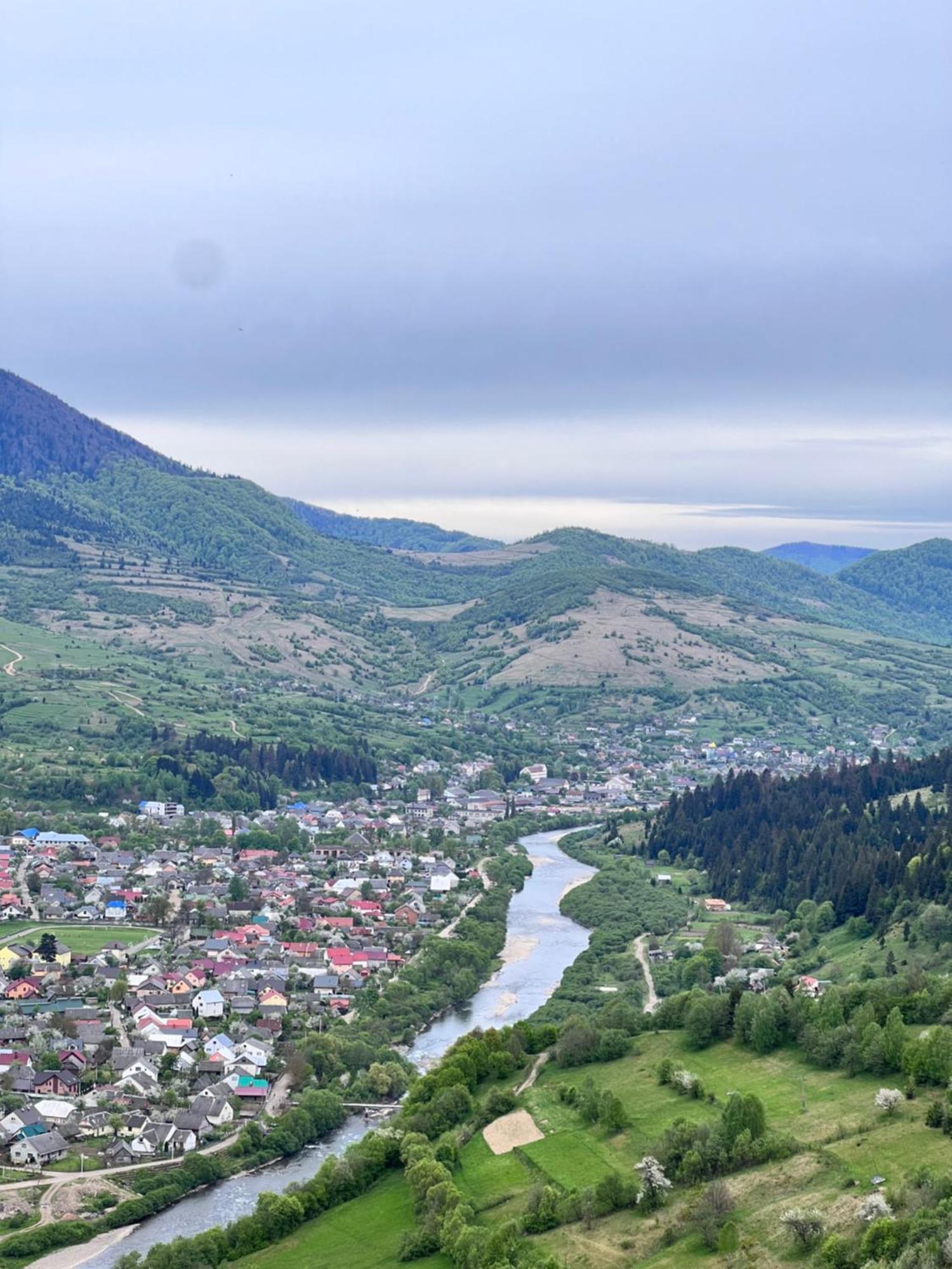 Садиба Between Mountains Mizhhirya  Kültér fotó